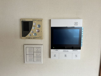 【防犯設備】 | エバーライフ新栄町駅前参番館 | 防犯性の高いモニター付。お子様のお留守番時も心強い設備