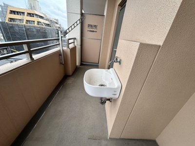 【バルコニー】 | エバーライフ新栄町駅前参番館 | お洗濯物もよく乾くワイドスパンバルコニーで、家事も快適。