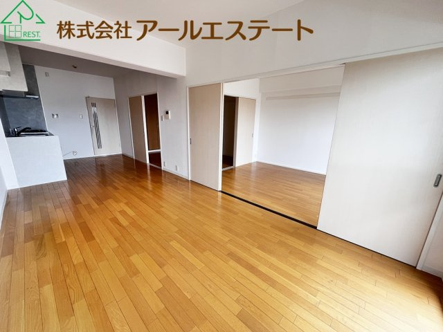ユニオンハイツ土山　JR「土山駅」徒歩6分の居間・リビング