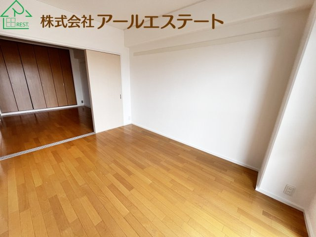 ユニオンハイツ土山　JR「土山駅」徒歩6分の居間・リビング