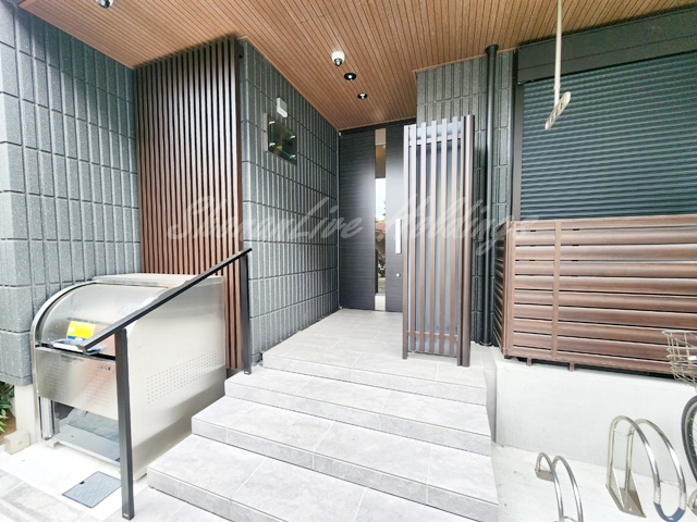 藤沢市片瀬４丁目の賃貸マンションのエントランス|オシャレなエントランス♪