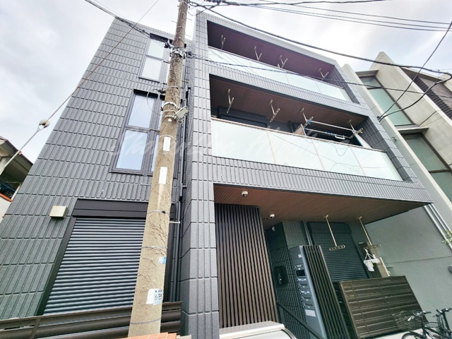 藤沢市片瀬４丁目の賃貸マンションの外観|鉄骨造3階建てマンション♪