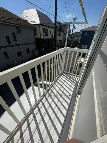 横浜市瀬谷区相沢５丁目のアパートのバルコニー