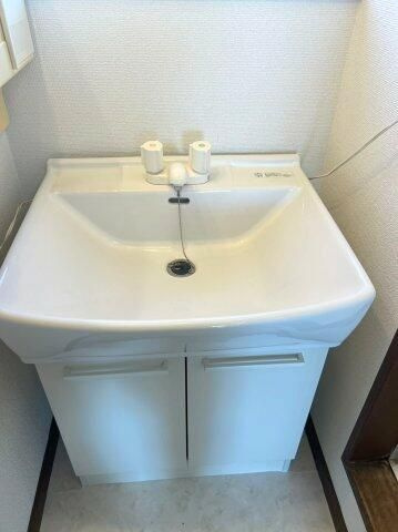 横浜市瀬谷区相沢５丁目のアパートの洗面所