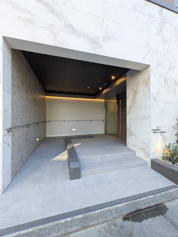 レジデンス渋谷富ヶ谷（ResidenceShibuyaTomigaya）の駐車場