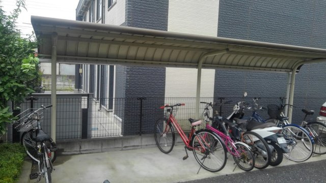 レオネクストファミリア白山のその他|屋根付き駐輪場