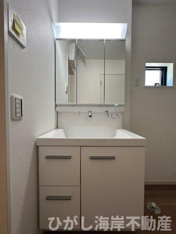 茅ヶ崎市東海岸北5丁目　新築戸建　全３棟の独立洗面台|洗面化粧台