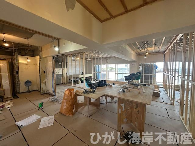 マンション茅ヶ崎の内装|5月2日撮影　リフォーム工事中　22.5帖　LDK