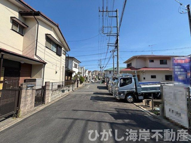 茅ヶ崎市富士見町　新築戸建の前面道路含む現地写真|5月2日撮影　建築中　現地外観