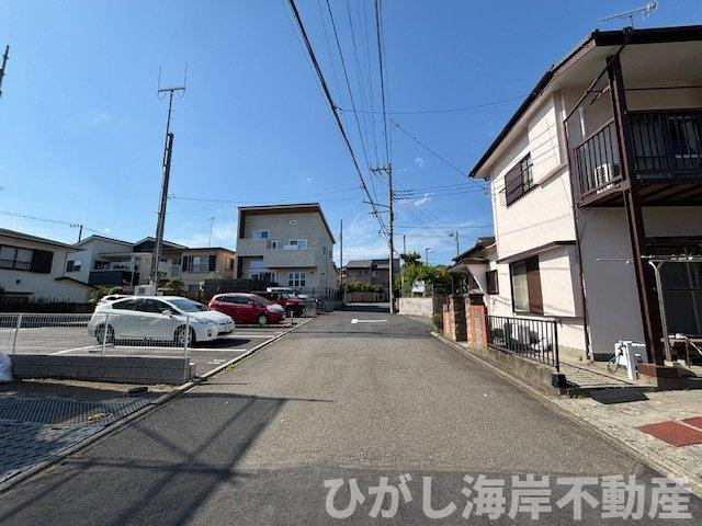 茅ヶ崎市富士見町　新築戸建の前面道路含む現地写真|5月2日撮影　建築中　現地外観