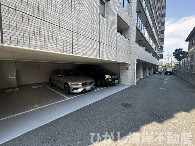 パレステージ片瀬江ノ島の駐車場|敷地内駐車場