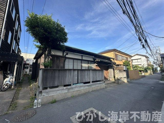 鎌倉市腰越３丁目　中古戸建の前面道路含む現地写真|現地外観