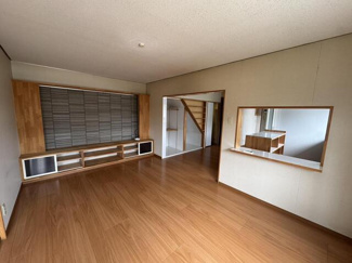 【居間・リビング】 | 白枝戸建借家
