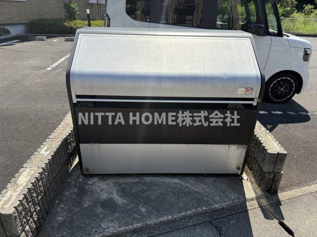 ヴェルサイユのその他|専用のゴミ捨て場もあります＊