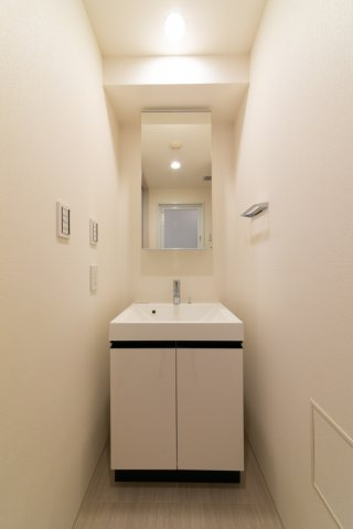 プラウドフラット浅草ディアージュの独立洗面台|参考写真