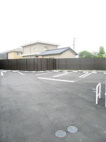 ミクキ　コノモトの駐車場