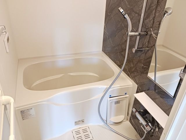 ヒル　ヴィレッジⅤの浴室|コンパクトで使いやすいお風呂です