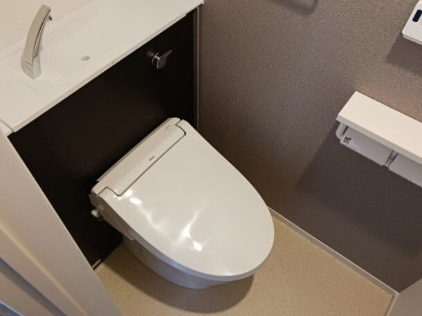 ヒル　ヴィレッジⅤのトイレ|ゆったりとした空間のトイレです