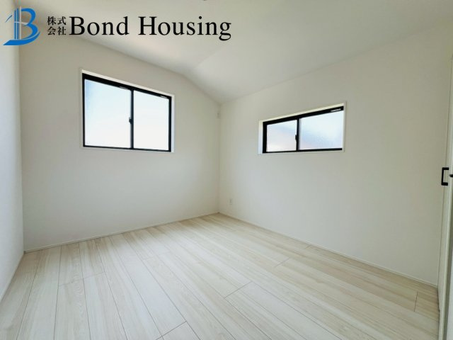 住宅性能表示取得物件　春日台8丁目　新築2区画　2号棟の洋室