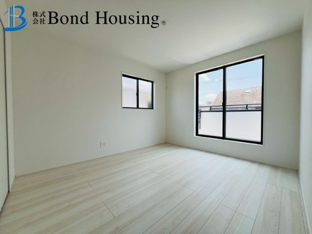 住宅性能表示取得物件　春日台8丁目　新築2区画　2号棟の洋室