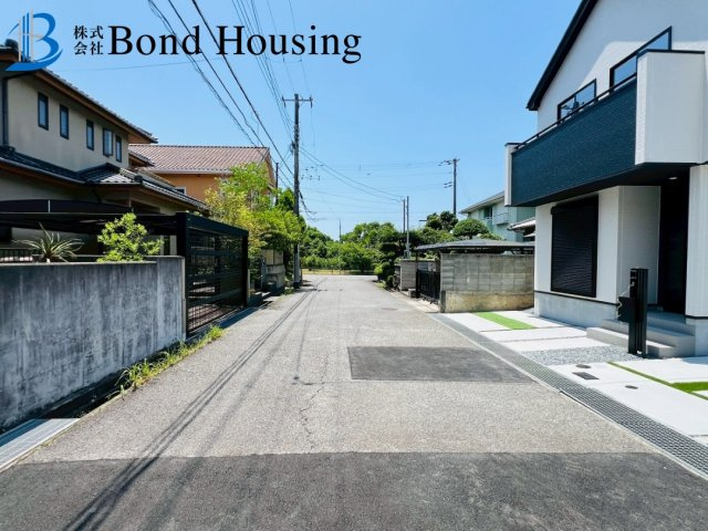 住宅性能表示取得物件　春日台8丁目　新築2区画　2号棟の周辺