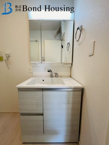 住宅性能表示取得物件　春日台8丁目　新築2区画　2号棟の独立洗面台