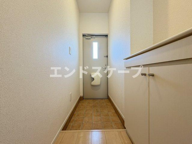 カーサビアンカの玄関|高崎、前橋のお部屋探しはエンドスケープまで！お客様の理想お聞かせ下さい♪