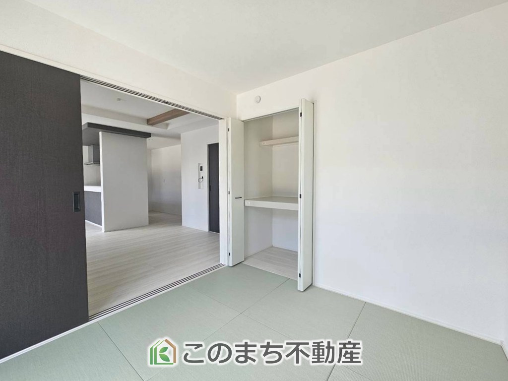 GRAFARE那須塩原市豊浦南町の和室|お子様のお昼寝にも便利な和室です。大きな窓から暖かな日差しが差し込みます♪