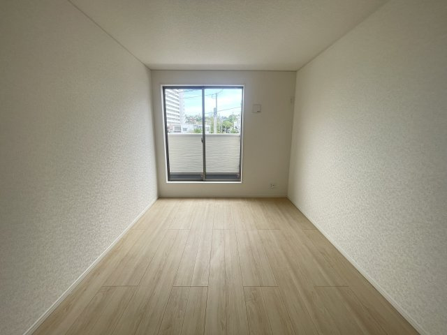 浦添市牧港　第3（全4棟）ラスト4号棟の洋室|4号棟　洋室6.7帖＋CL付き♪（2階4部屋）