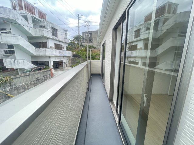 浦添市牧港　第3（全4棟）ラスト4号棟のバルコニー|4号棟　2部屋続バルコニー♪