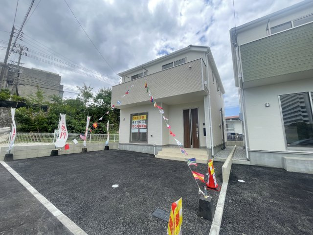 浦添市牧港　第3（全4棟）ラスト4号棟の外観|4号棟　並列駐車3台可♪EV車充電設備付き♪