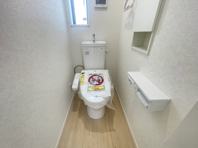 浦添市牧港　第3（全4棟）ラスト4号棟のトイレ|4号棟　温水洗浄便座♪