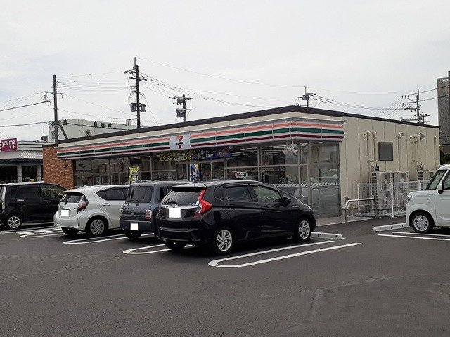 ルミエール・Ｔの周辺|セブンイレブン上近見店まで550m
