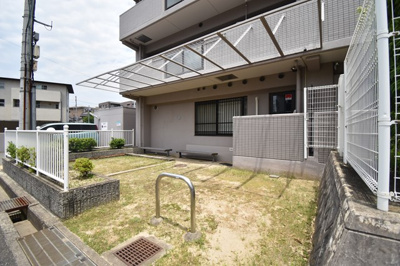 【その他】 | エンゼルハイム千里山第二 | 現在ご返済中のカーローン・カードローン・教育ローンなどを住宅ローンに一本化したり、家具家電購入費用・引越し費用を住宅ローンと組み合わせるなど、お客さまにメリットの多い住宅ローンのご提案が可能です。