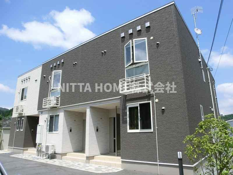 養父市八鹿町国木のアパートの外観|追い焚きや浴室乾燥機など水回りの設備が充実しています◇