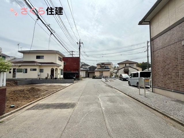 宇都宮市石井町　1号棟の前面道路含む現地写真|前面道路西側6ｍ公道
