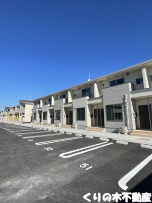 【駐車場】 | クラール東村　Ｃ | 車をお持ちの方に嬉しい駐車場付きの物件です