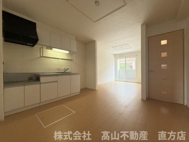 北九州市八幡西区馬場山緑のアパートの居間・リビング