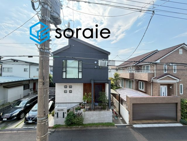 所沢市下安松22期全1棟　新築戸建の前面道路含む現地写真|令和8年7月21日撮影。