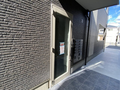 【エントランス】 | ドルチェ石津建物登録用 | 清潔なエントランスです