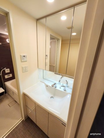 プレサンス堺筋本町駅前　仲介手数料無料の独立洗面台