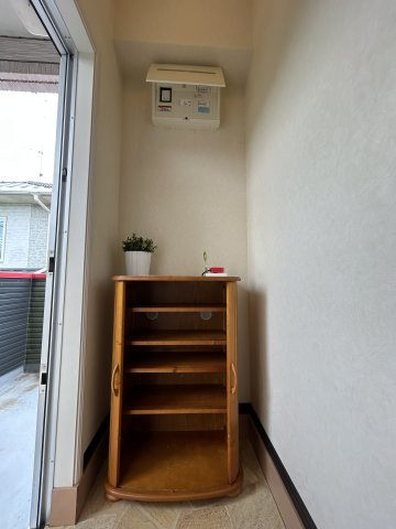 ルーチェビアンカの玄関|靴箱があります。
