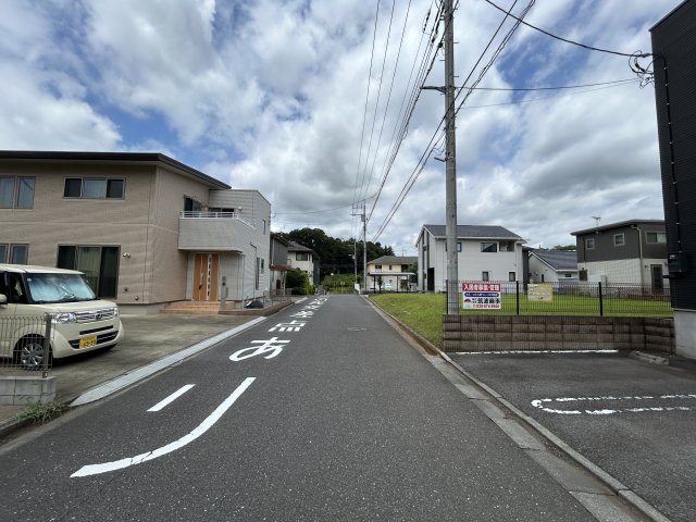 ルーチェビアンカの周辺|建物前の道路