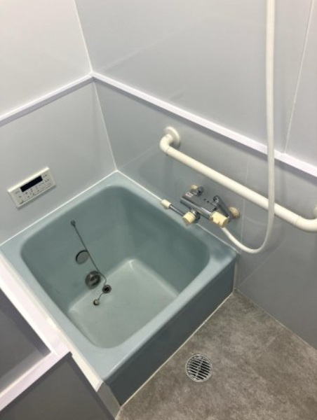 住吉南町テラスハウスの浴室