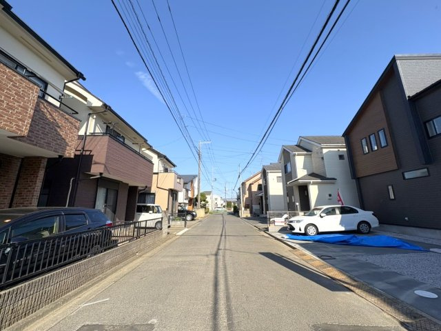ふじみ野市仲３丁目の新築一戸建の前面道路含む現地写真