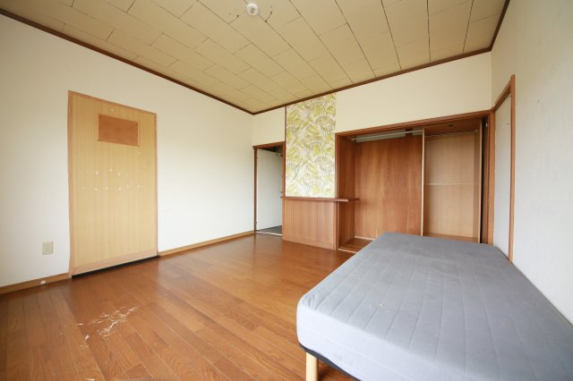 大府神明借家の寝室
