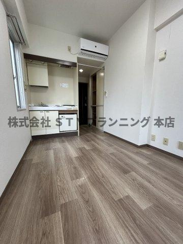 仲介手数料0円！サンピボット橋本の居間・リビング