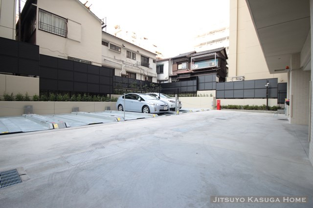 【駐車場】
