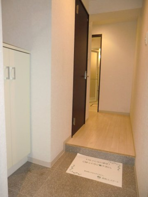 【玄関】 | カーサ松崎町
