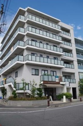 ＣＡＳＡ　Ｙ　ＢＥＬＬＡＬＵＣＨＥの外観